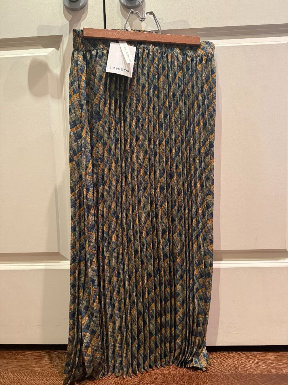 Lanidor Portugal Pleated Midi Skirt